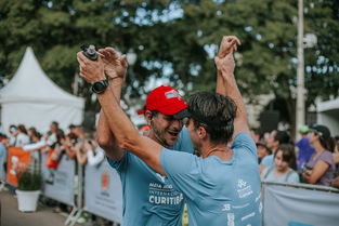 开云官方网站-“全力奔跑！武汉马拉松激烈角逐中”