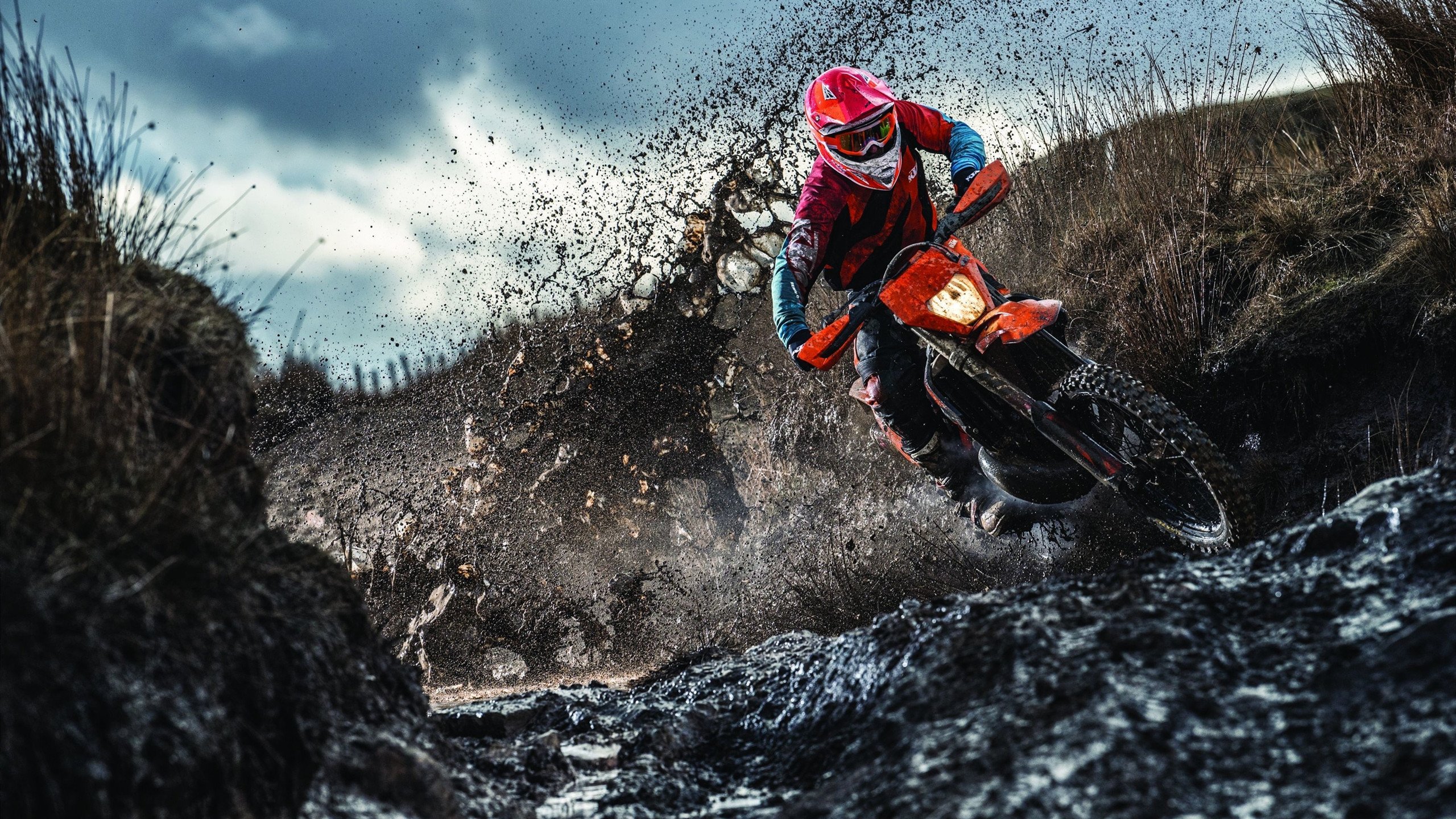 中国足球青训加强守门员专项技能训练，青训守门员考核标准